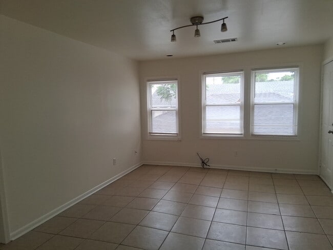 Photo - 8613 S Claiborne Ave