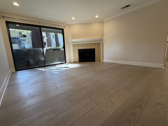 Building Photo - 1665 Braddock Ct