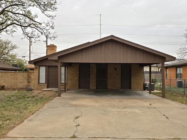 Building Photo - 2211 33rd St