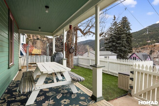 Photo - 1908 Wall St