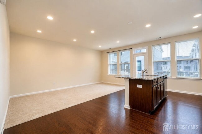 605 Parker Blvd