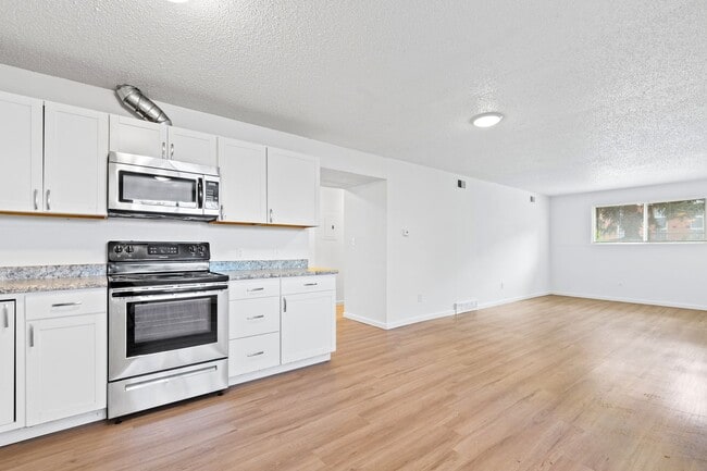 Building Photo - 1328 S Coffman St Unit 1