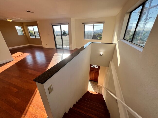 Main floor with open layout - 3161 Weldon Ave House