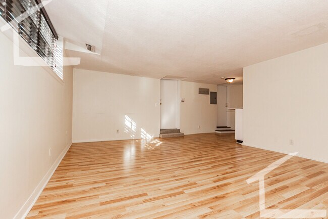 Photo - 211 Lake Shore Rd Unit 2