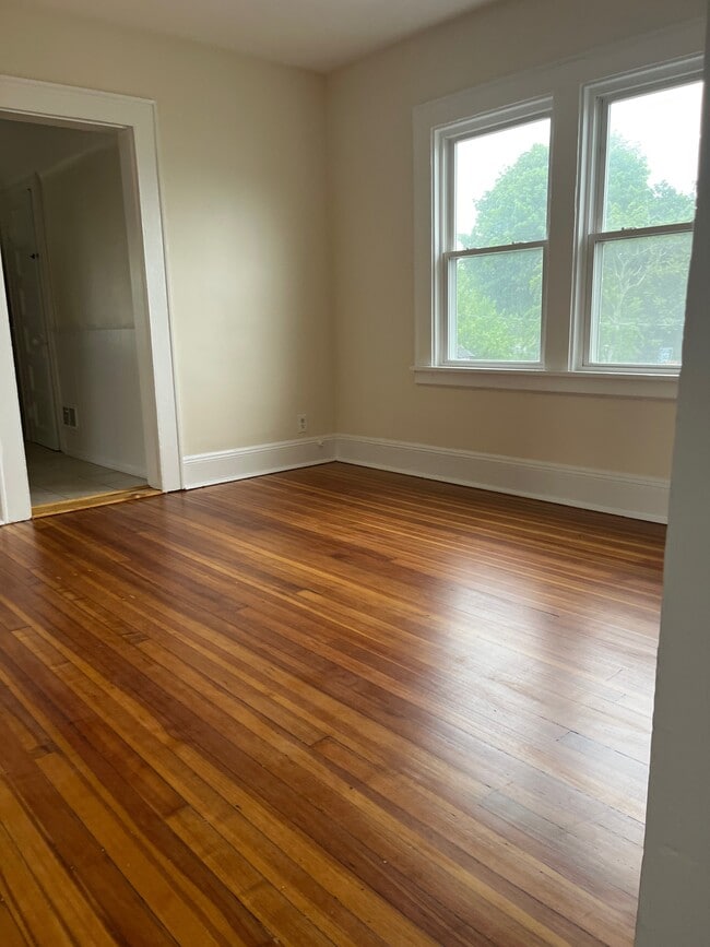 Liv Rm - 63 Raymond St Unit #2