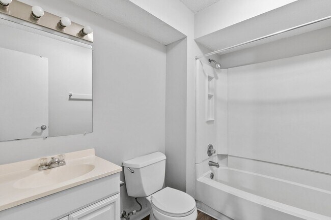 Photo - Monroe Crest Apartments