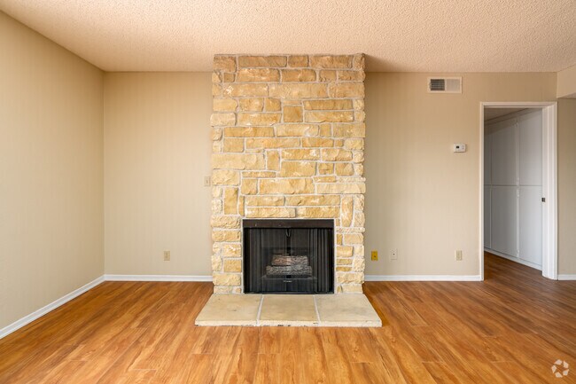 2BR, 2BA - 1,160SF - Living Room