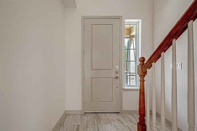 Photo - 5530 Hirondel St Unidad A