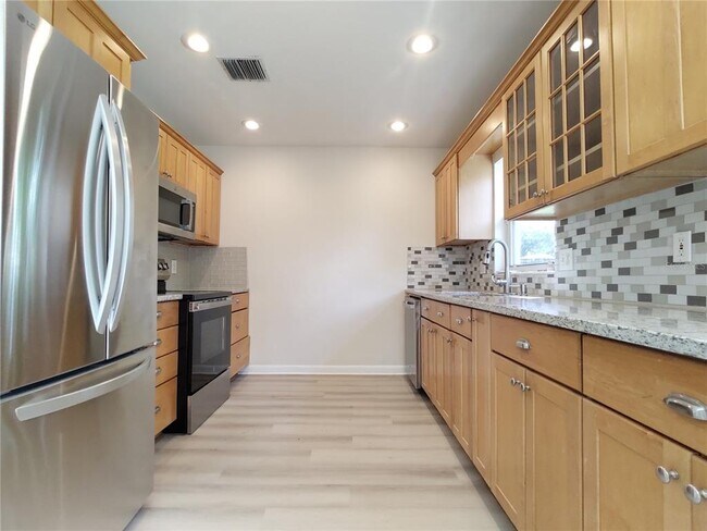 Photo - 516 Ellsworth St