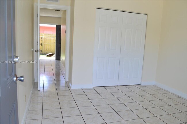 Photo - 701 SW 15th Ave Unit 3