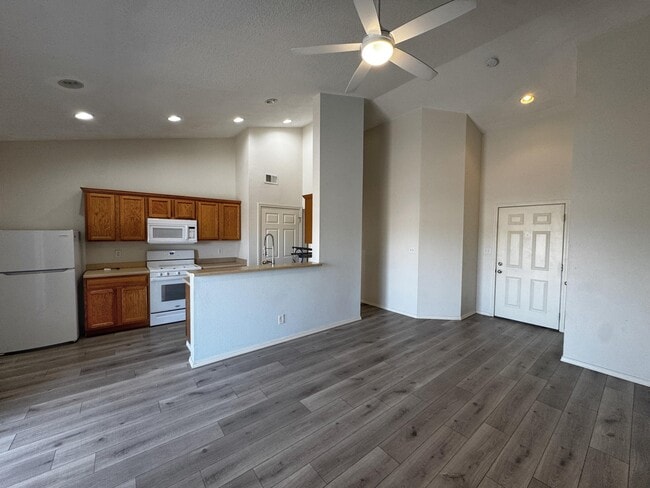Photo - 1105 Meadowlark Way SE Unit D