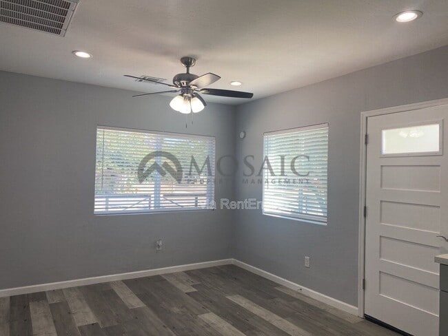 Photo - 257 E Oakland St Unit 1