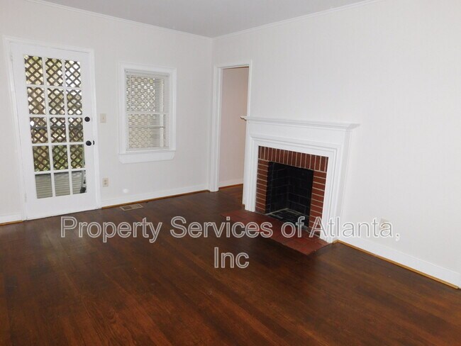 Photo - 219 Parkview Dr SE