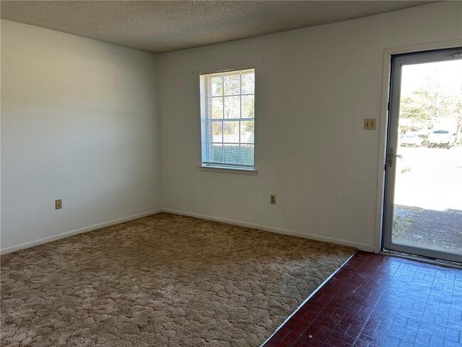 Photo - 5359 Emmett Dr