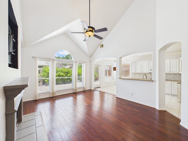 Photo - 5407 Lake Pl Dr