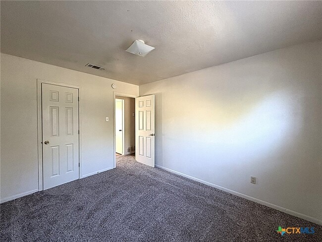 Photo - 207 Northern Dove Ln Unidad B