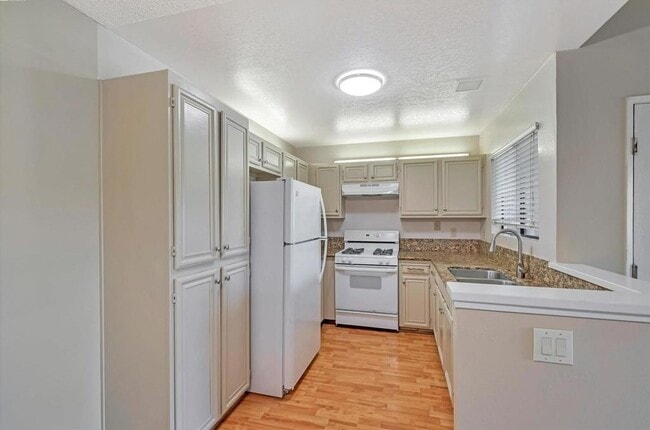 Photo - 3655 Birchwood Terrace Unit 312