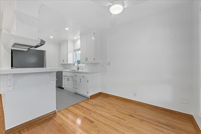 1739 Washington Way Unit 03