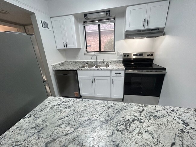 Photo - 240-25 Jamil Road Unit 240-25 Jam