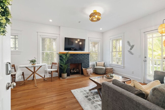 Building Photo - 211 Arpieka Ave Unit ID1285567P Rental