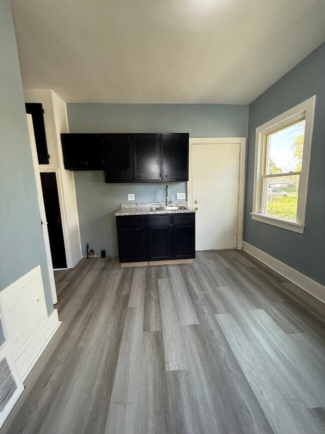 Photo - 215 E South St Unit 2