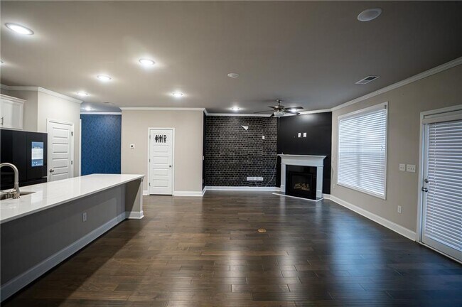 Photo - 2215 Manor Pointe Dr