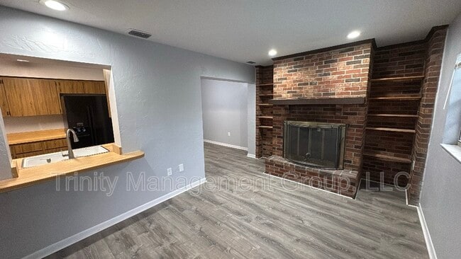 Photo - 12275 Linden Dr