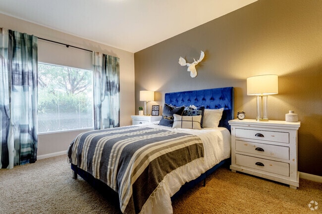 2BR, 2BA