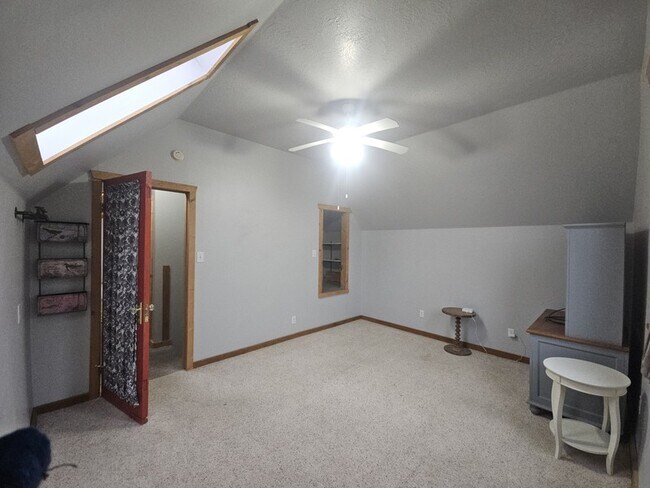 Photo - 12 W 200 N St