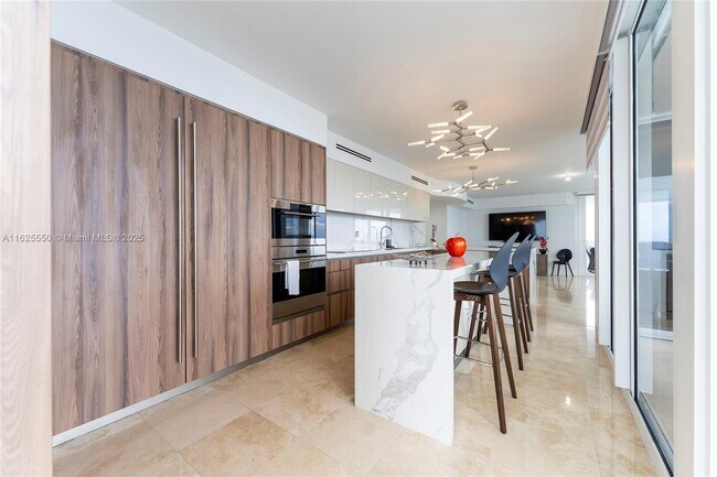Building Photo - 19111 Collins Ave Unit 3608 Rental