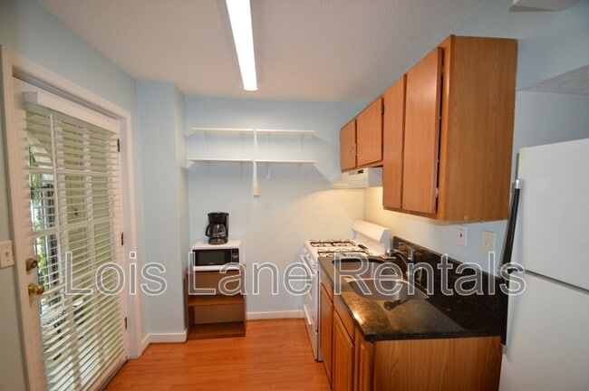 Photo - 51 Charlotte St Unit B