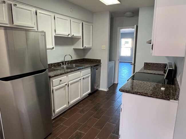 Photo - 1020-1022 Vera Court Unidad 1020