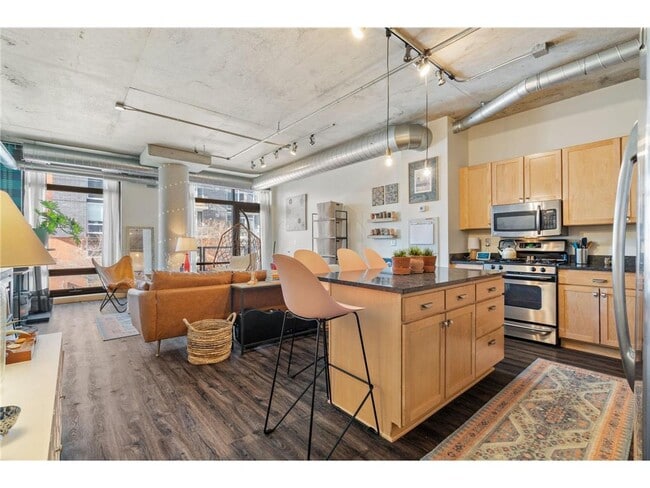 Building Photo - 720 N 4th St Unit 205