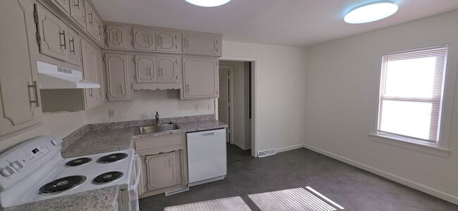 Photo - 3 Bedrooms! 2 Baths! Beautifully Updated! $1195