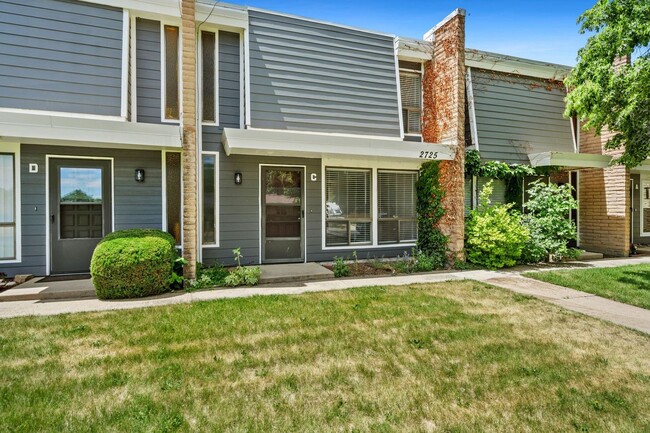 Lovely Midtown Townhouse - Lovely Midtown Townhouse