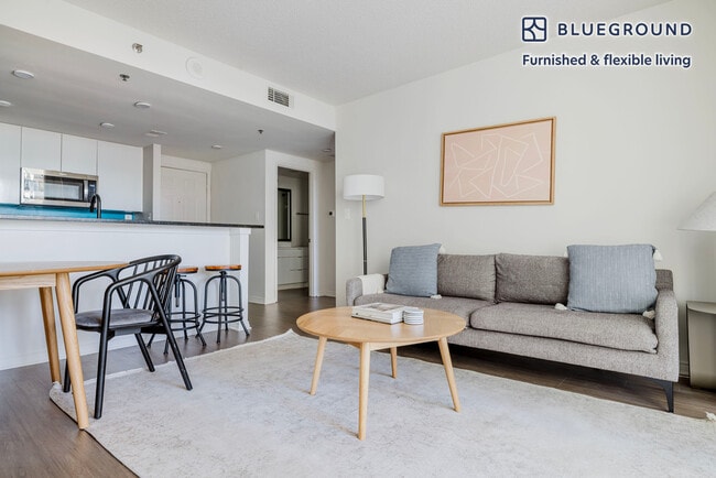 850 N Randolph St Unit SI FL7-ID945