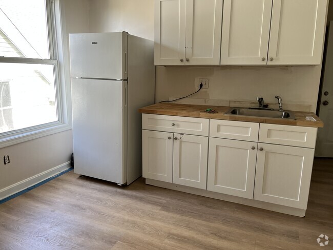 Building Photo - 15 Orne St Rental