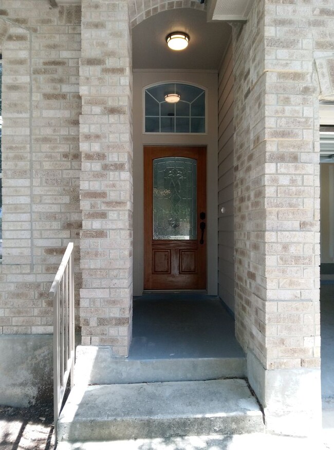 Beautiful and Spacious 3bdrm/2bath 2 car g... - Beautiful and Spacious 3bdrm/2bath 2 car g... House