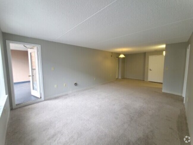 Building Photo - 1 S Point Dr Unit 4 Rental