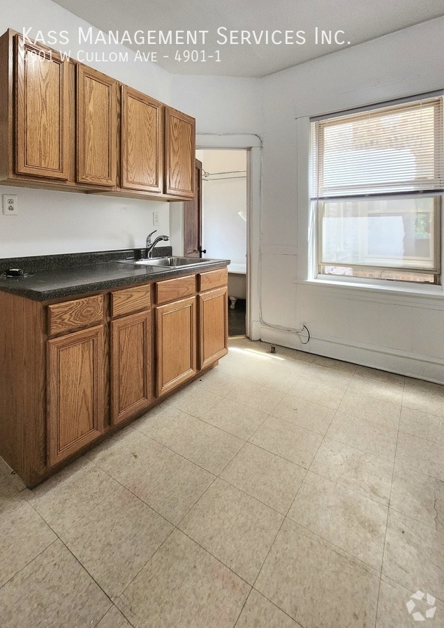 Building Photo - 4901 W Cullom Ave Unit 4901-1 Rental