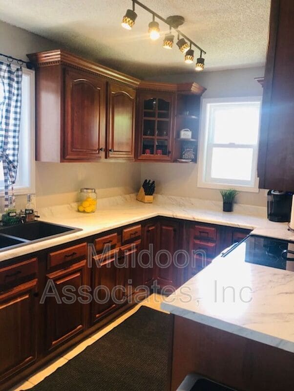 Photo - 1720 Peterson Rd