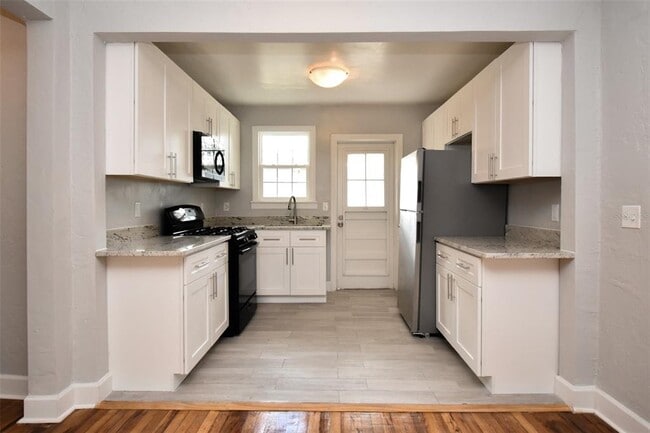 Photo - 1028 NE 3rd Ave