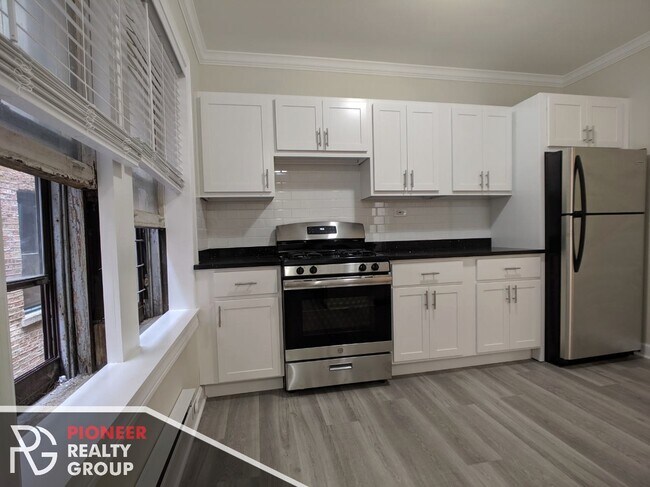 Photo - 839 W Cornelia Ave Unit 837.5-1N