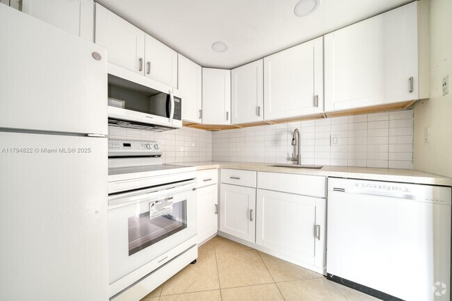 Building Photo - 496 NW 165th St Unit D-316 Rental