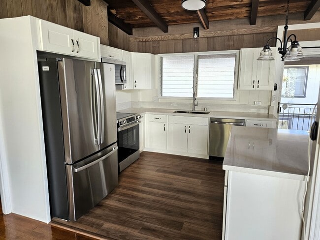 Photo - 4 bed, 2.5 bath single family house, Liliha neighborhood.