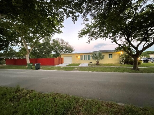 Building Photo - 385 NW 129th St Rental
