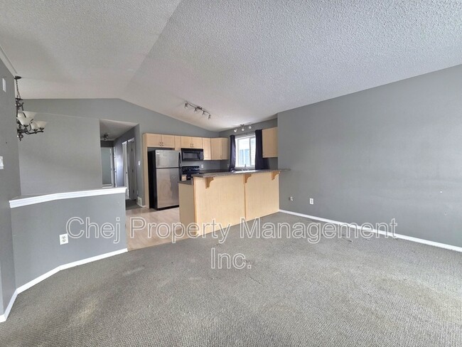 Photo - 148 Brintnell Blvd NW