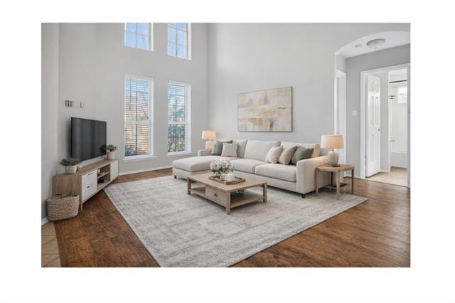 Photo - 770 Whitman Dr