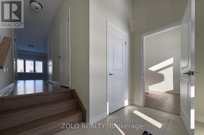 Photo - 3172 Searidge St