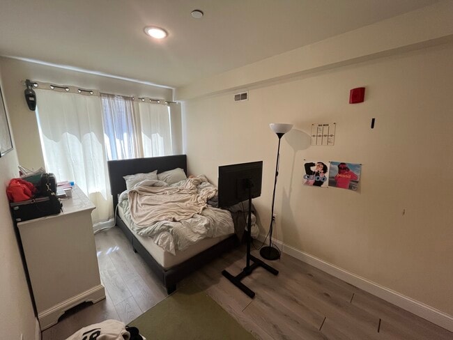 Building Photo - 1529 N 15th St Unit B